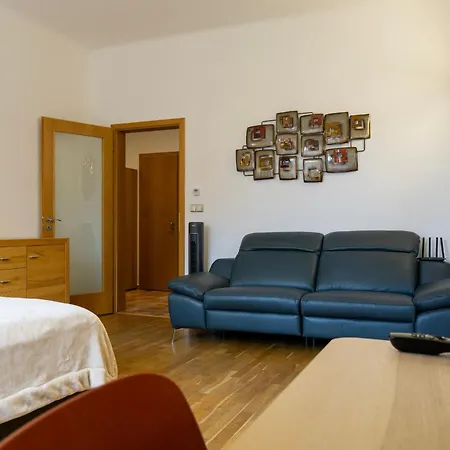 Michalska By Old Town Square Apartment *